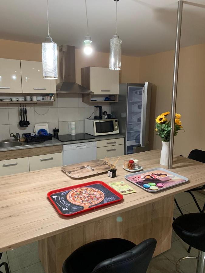 Deli Terasz B Apartman Free Parking, Self-Check-In Anytime Дьёр Экстерьер фото